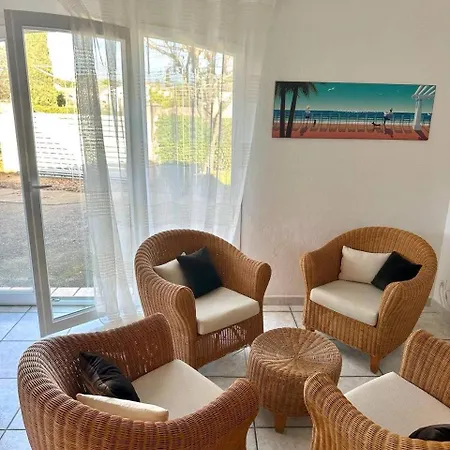 Provencale, Piscine, Jacuzzi & Parking * Roquebrune-sur Argens