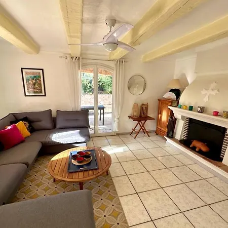 Provencale, Piscine, Jacuzzi & Parking