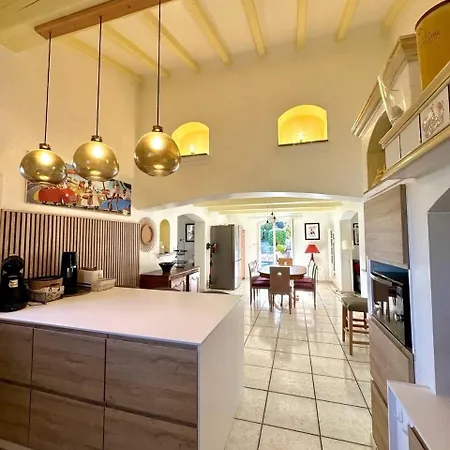 Provencale, Piscine, Jacuzzi & Parking Villa *