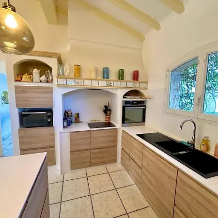 Provencale, Piscine, Jacuzzi & Parking *