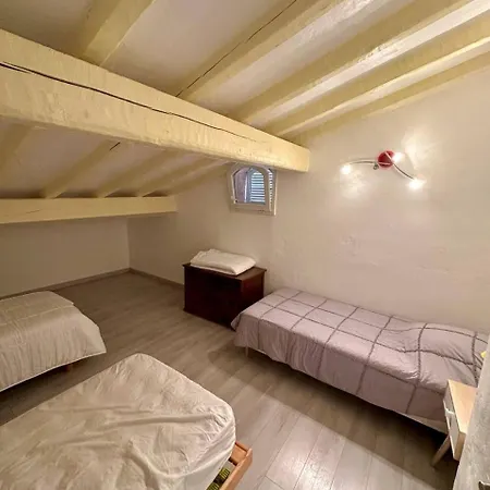 Provencale, Piscine, Jacuzzi & Parking