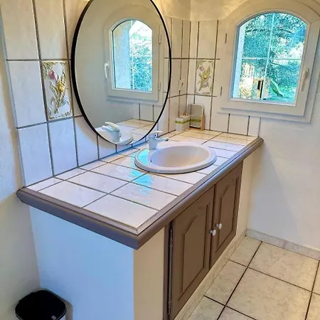 Βίλα Provencale, Piscine, Jacuzzi & Parking *