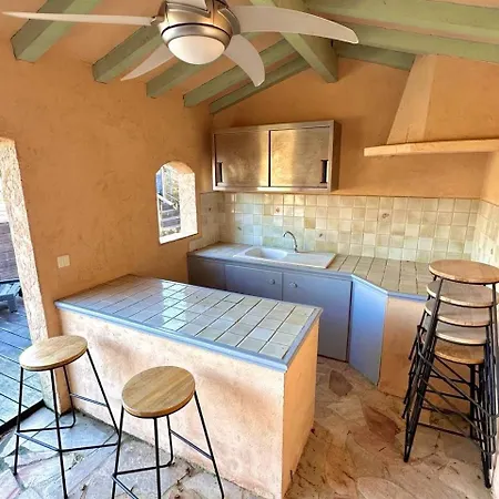 Provencale, Piscine, Jacuzzi & Parking Βίλα