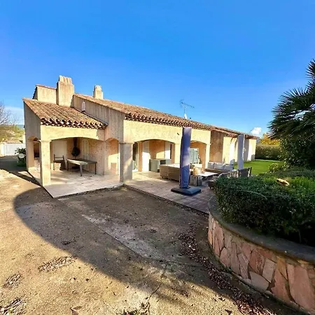 Provencale, Piscine, Jacuzzi & Parking Βίλα *