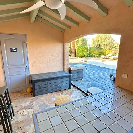Provencale, Piscine, Jacuzzi & Parking * Roquebrune-sur Argens