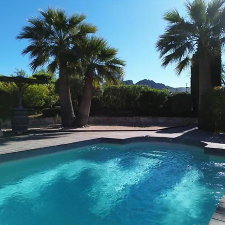 Provencale, Piscine, Jacuzzi & Parking * Roquebrune-sur Argens