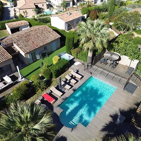 Provencale, Piscine, Jacuzzi & Parking Βίλα